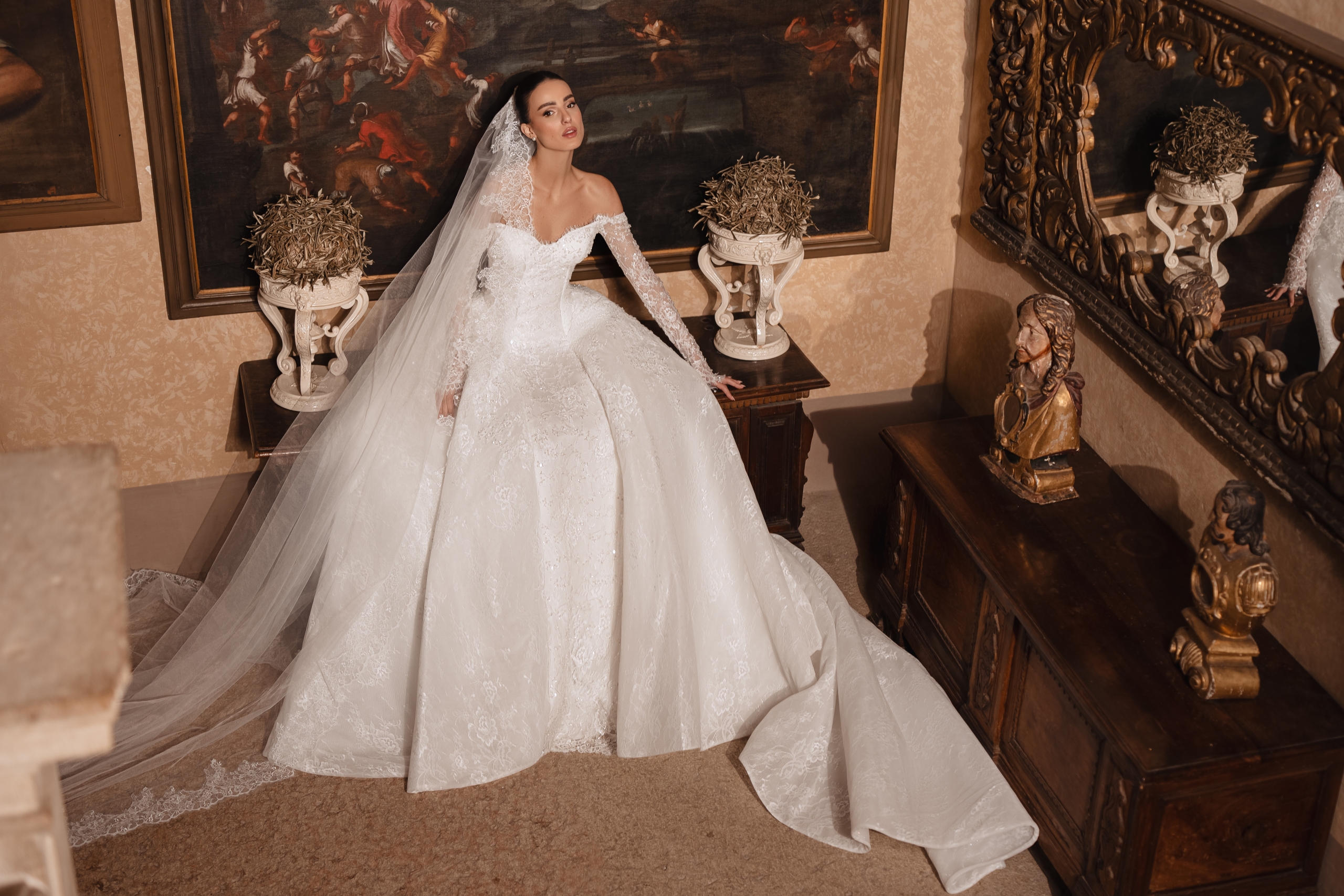 basque waist bridal gown Dovita