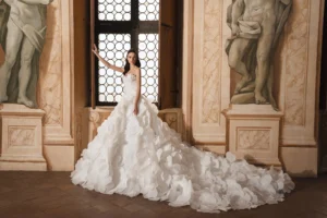 victoria wedding dress designer 1840  Queen Victoria's Wedding Dress